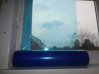 Film fenêtre, protection étanche et anti-rayures pour vitrages sur chantier.